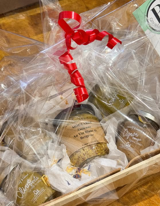 Coffrets cadeaux gourmands avec produits régionaux pour toutes les occasions disponibles à Lège et Le Porge